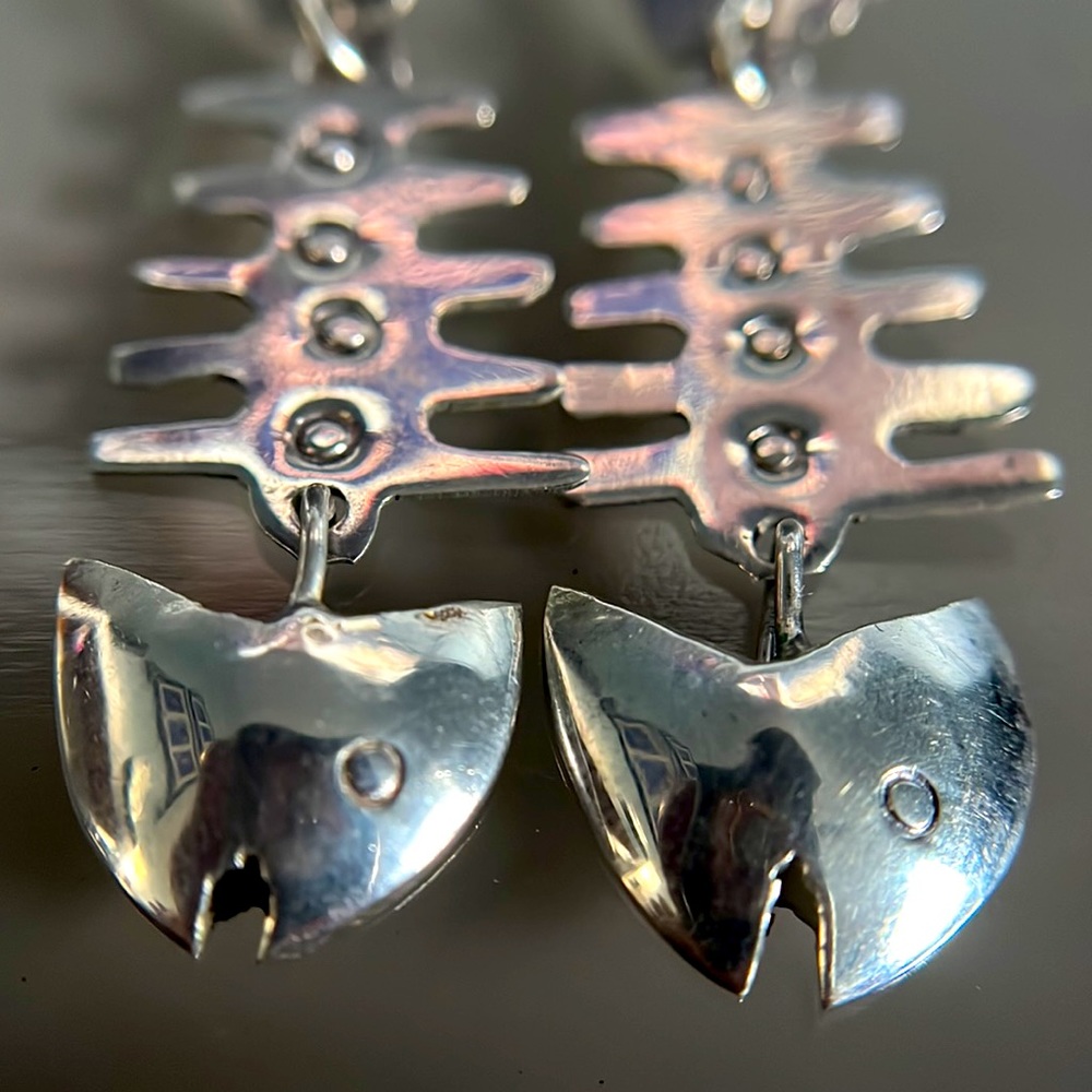 Handcrafted Alpaca Nickel Fish Skeleton Earrings - Mexico. - Picture 13 of 14